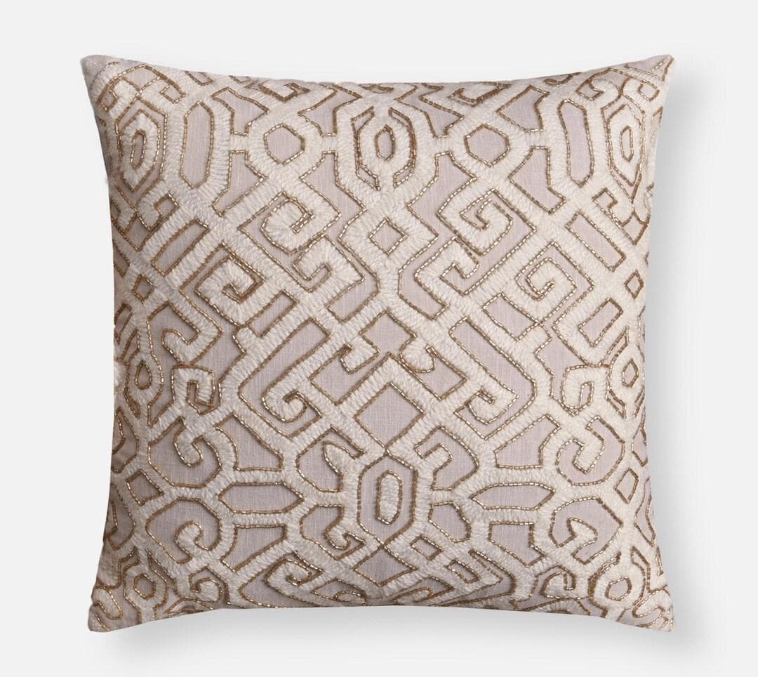 EMBROIDERD CUSHION