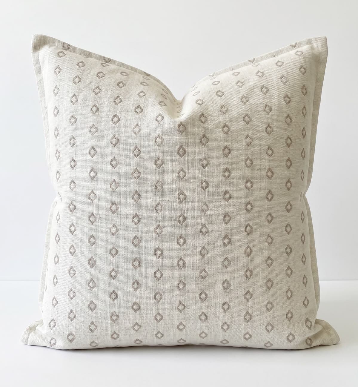 JACQUARD CUSHION