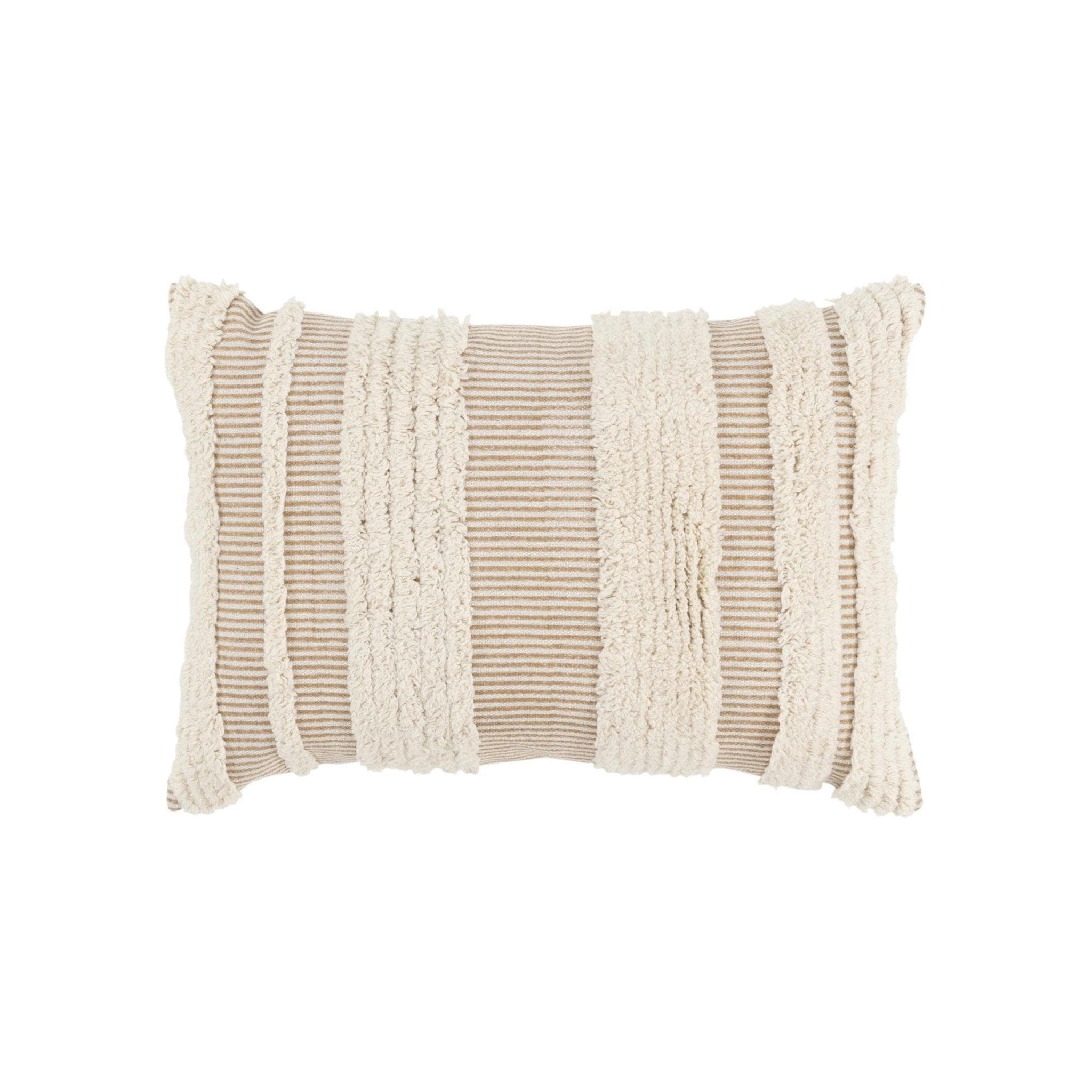 TUFTED CUSHION